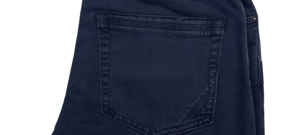 how much does a pair of jeans weigh