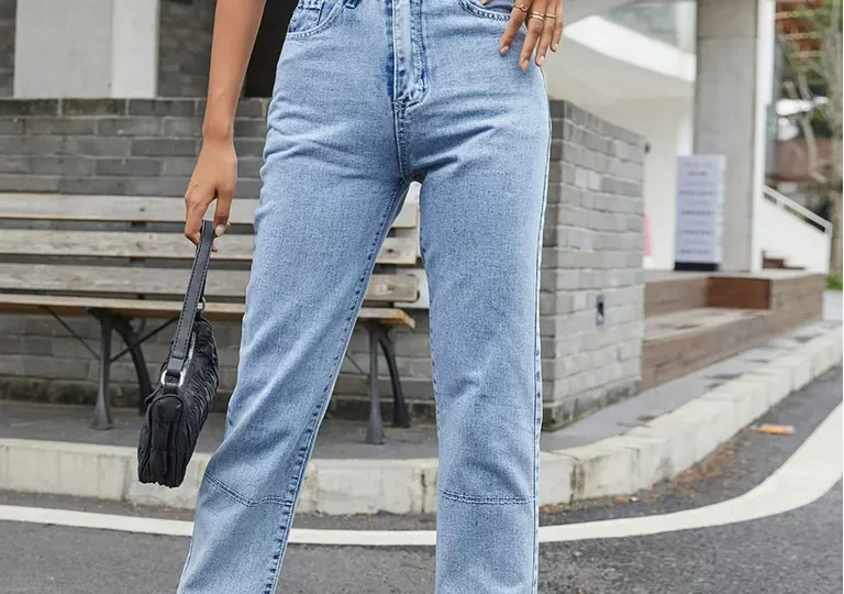 light blue jeans outfit